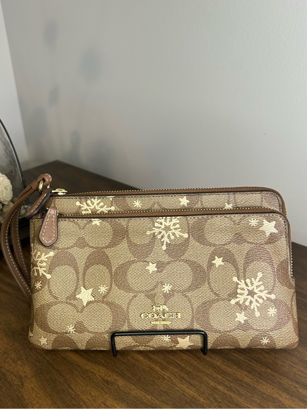 Coach NWT Khaki Signature Snowflake and Star Canvas Wristlet Wallet